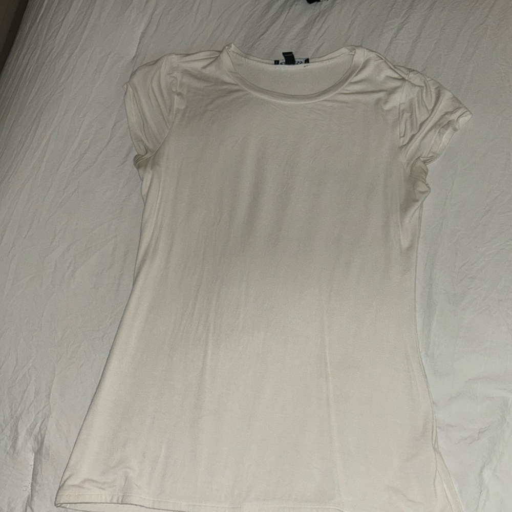 Cream Express basics shirt. Size m.